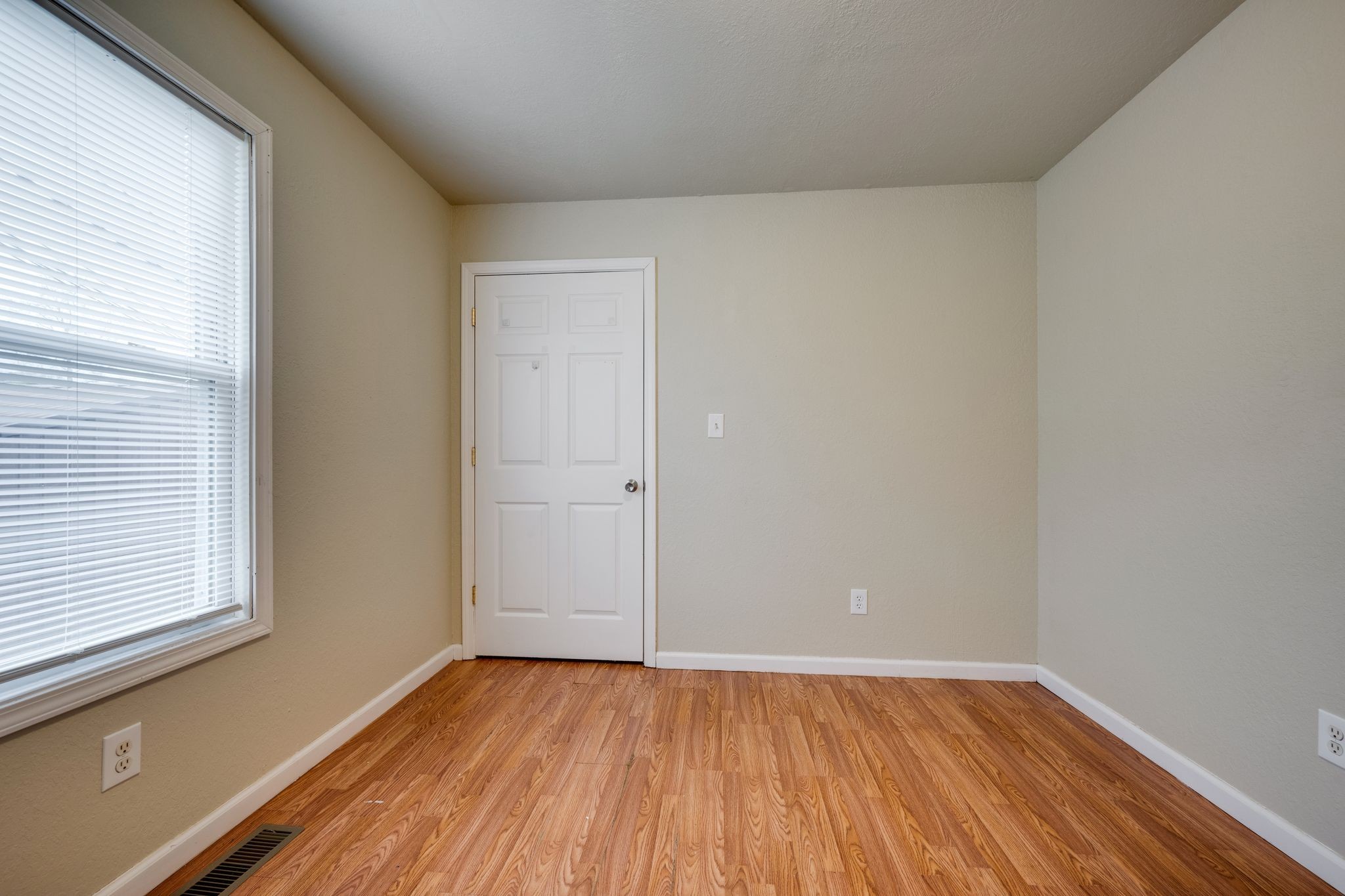 103 Parker Avenue Waverly TN 37185