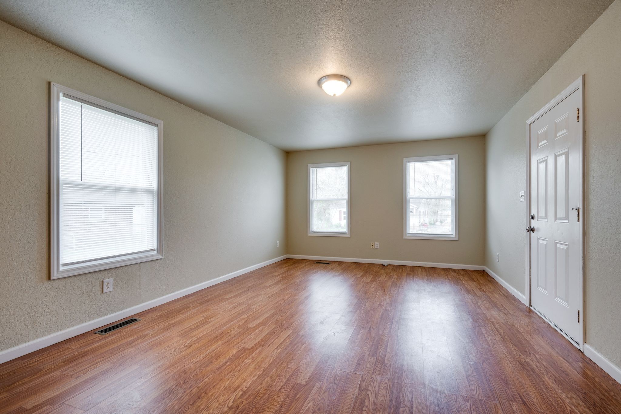 103 Parker Avenue Waverly TN 37185