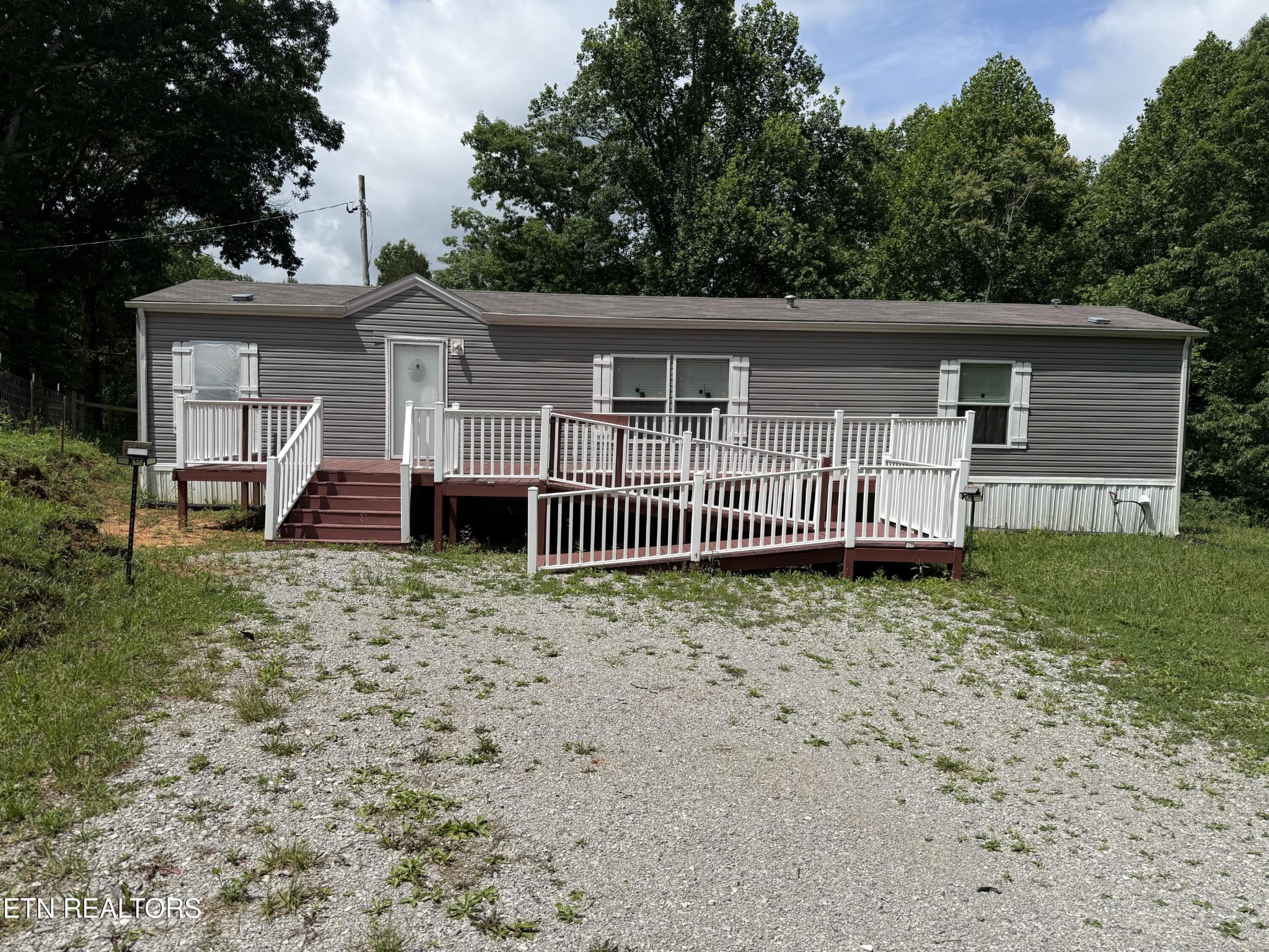 1366 Pearl Hinds Road Jamestown TN 38556