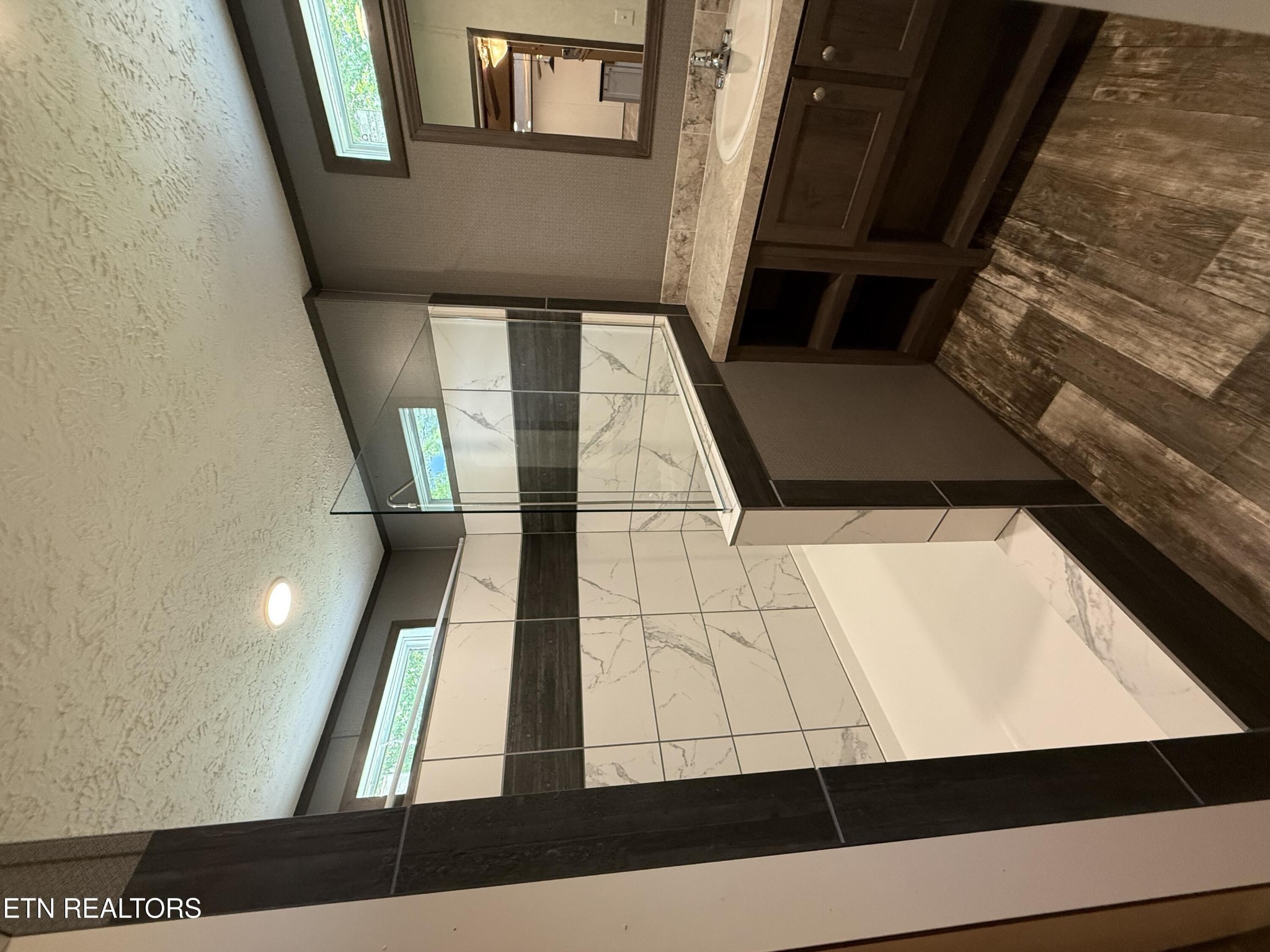 1366 Pearl Hinds Road Jamestown TN 38556
