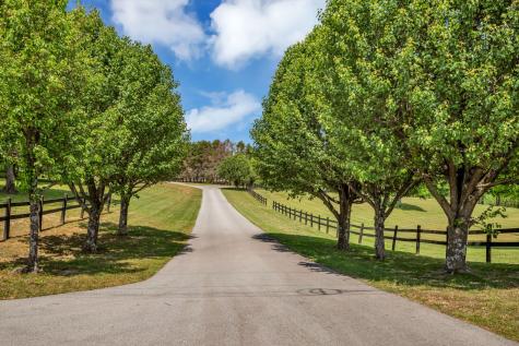 5129 Highway 70, E White Bluff TN 37187