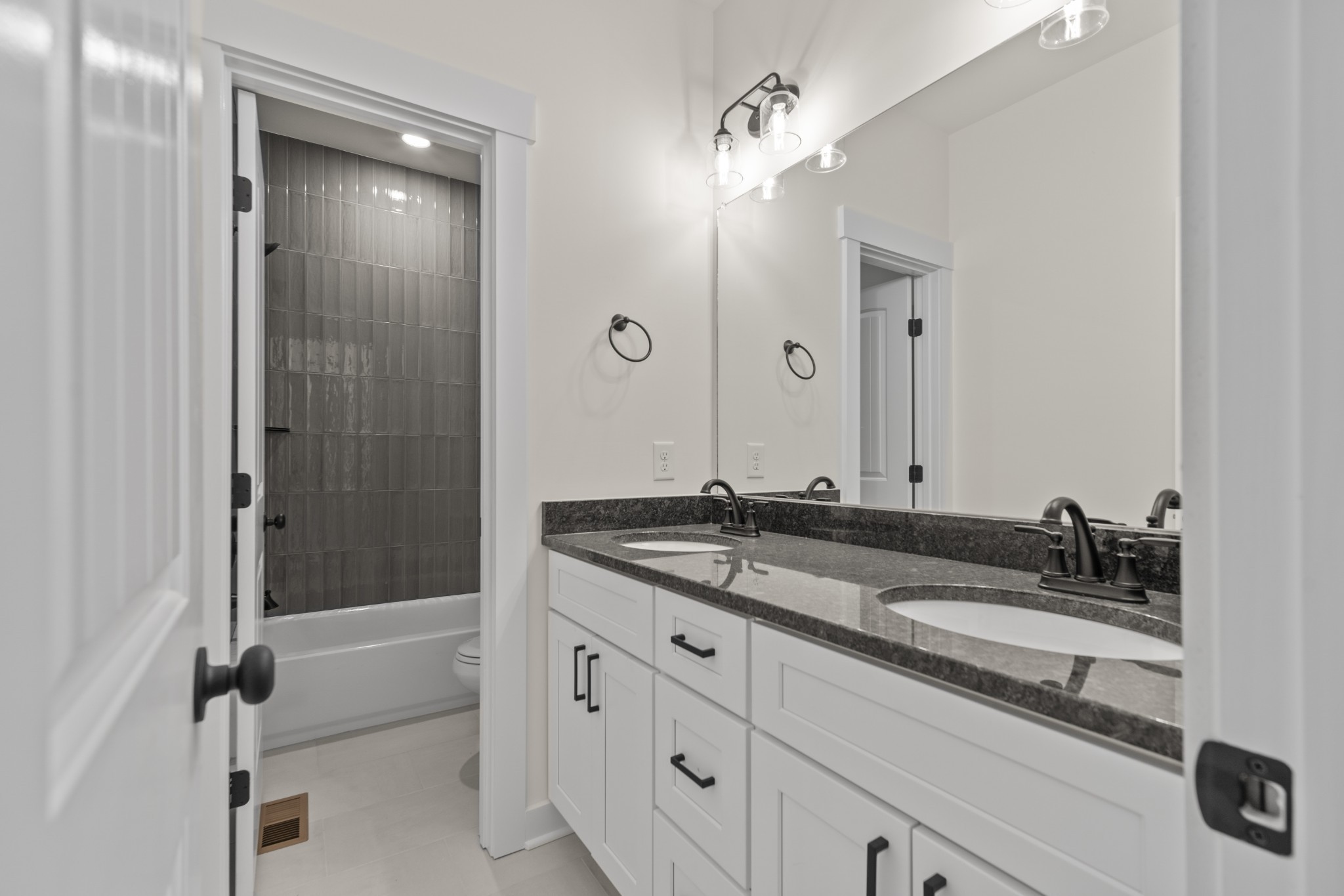 2969 Lights Chapel Road Greenbrier TN 37073