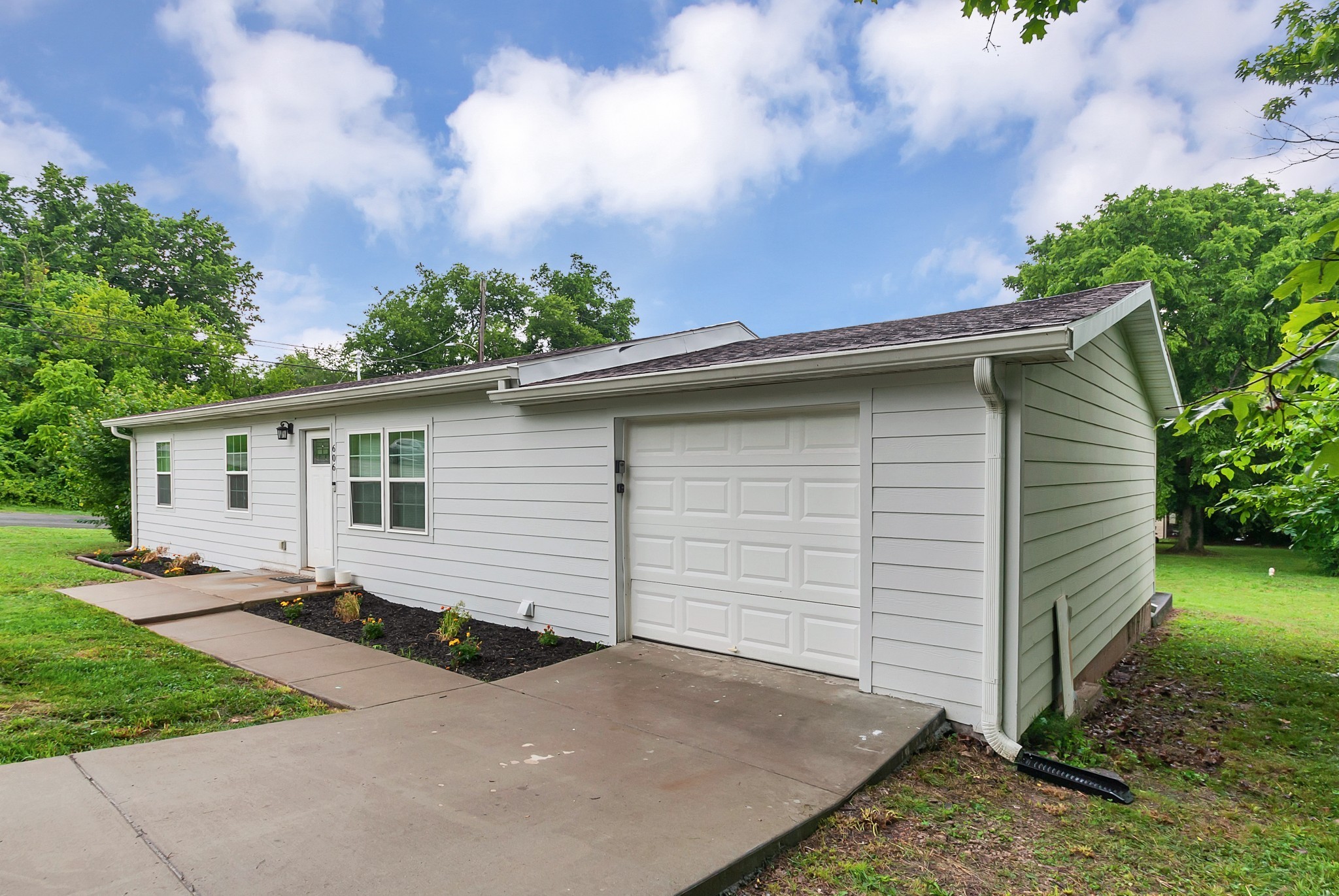 606 W 4th Street Columbia TN 38401