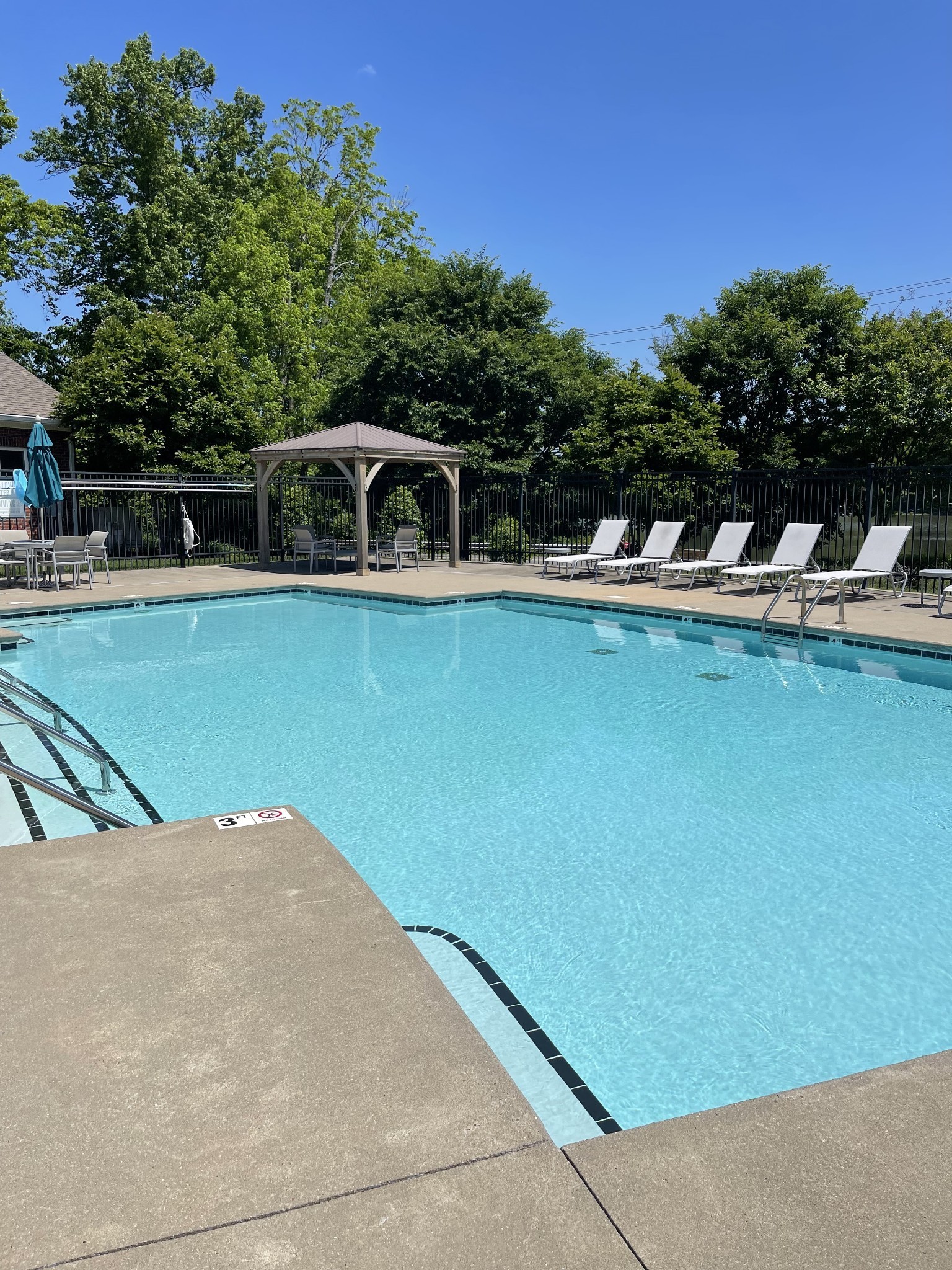 1055 Emery Bay Circle Hendersonville TN 37075