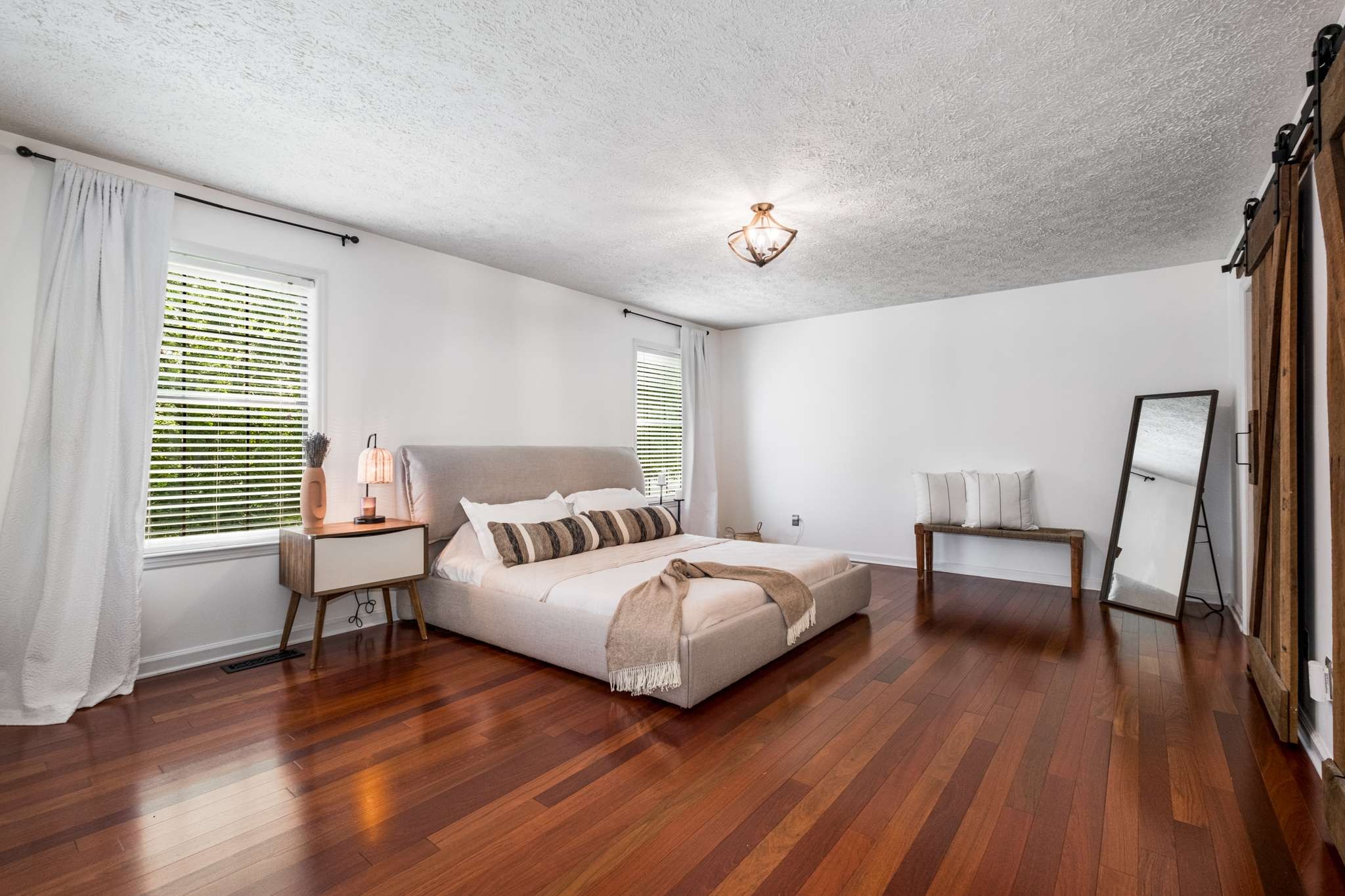 5911 Old Harding Pike Nashville TN 37205