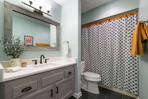 5911 Old Harding Pike Nashville TN 37205
