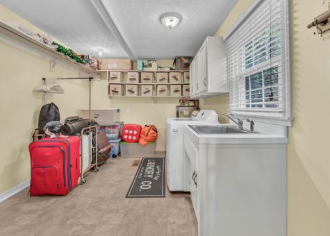 2055 Lovers Lane Hopkinsville KY 42240