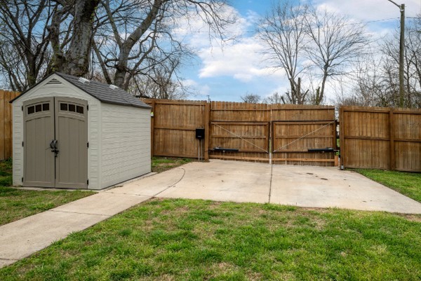 1740 24th Ave, N Nashville TN 37208