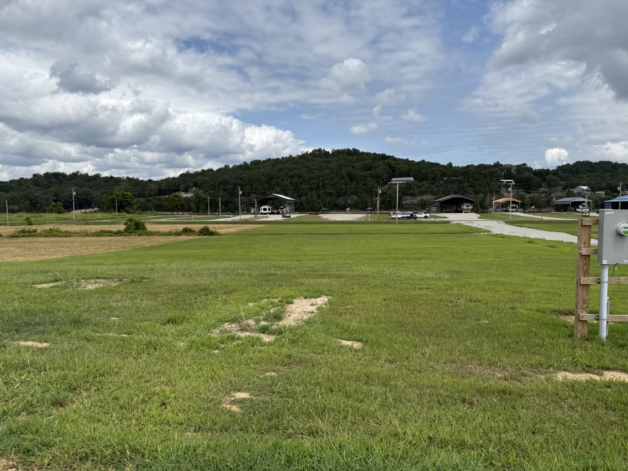 212 S River Front Drive Clifton TN 38425