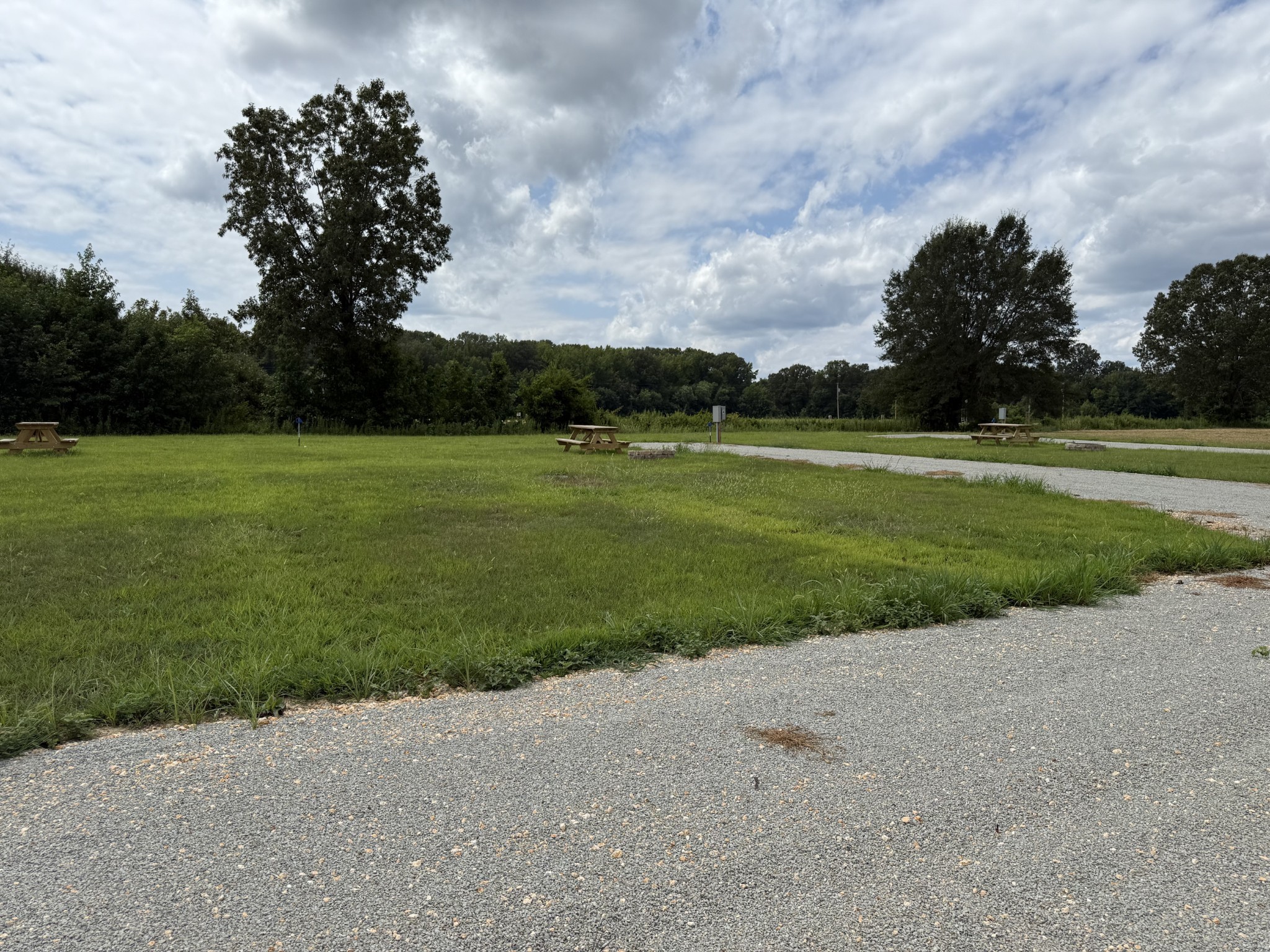 212 S River Front Drive Clifton TN 38425
