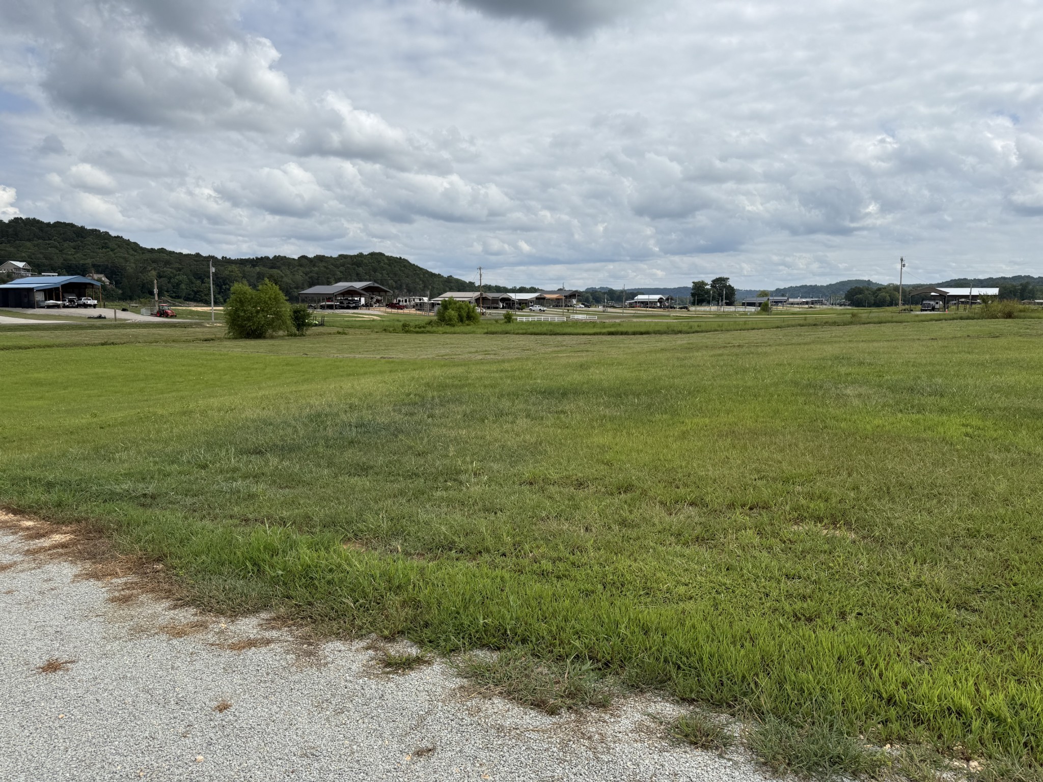 212 S River Front Drive Clifton TN 38425