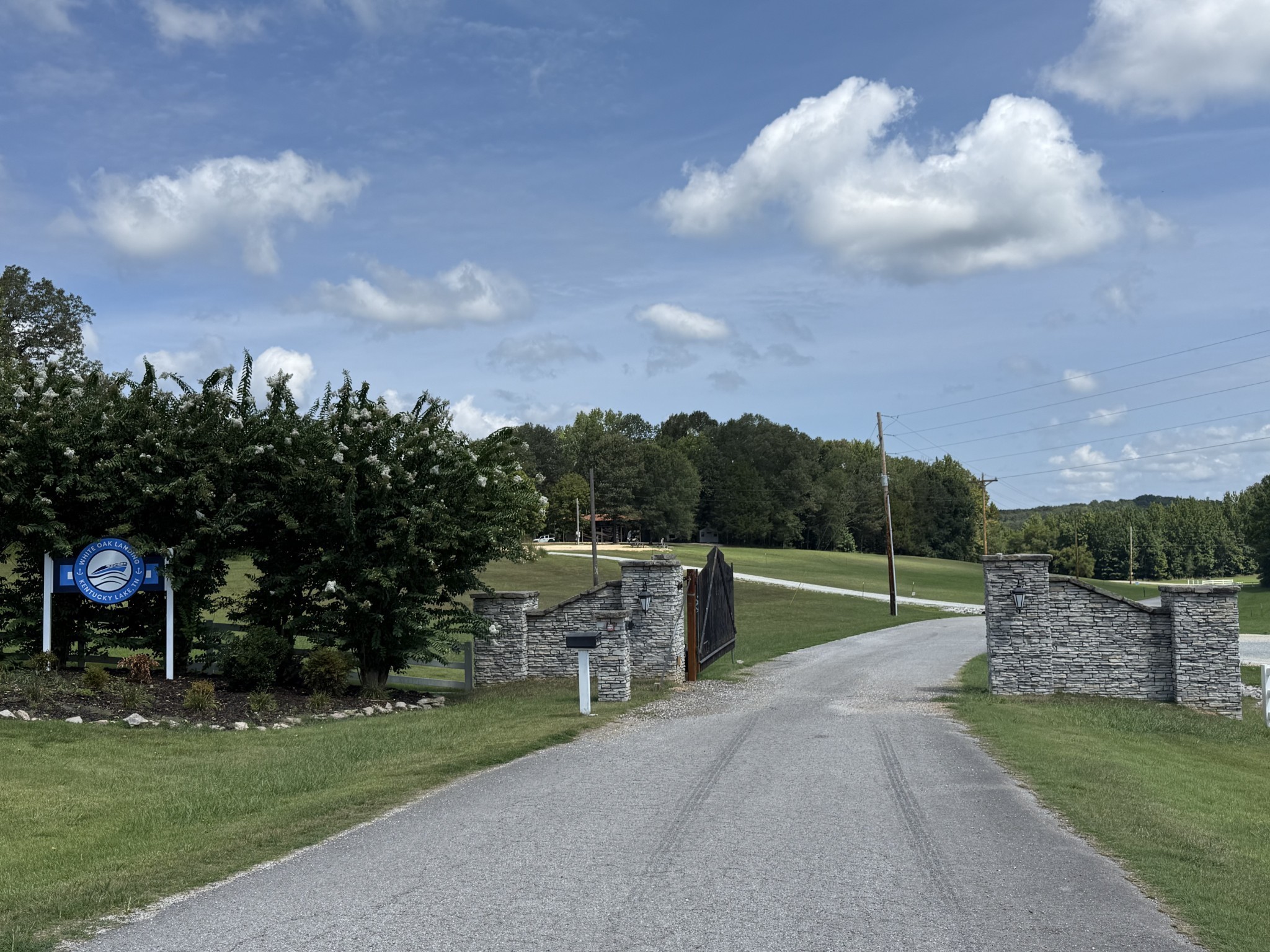 212 S River Front Drive Clifton TN 38425