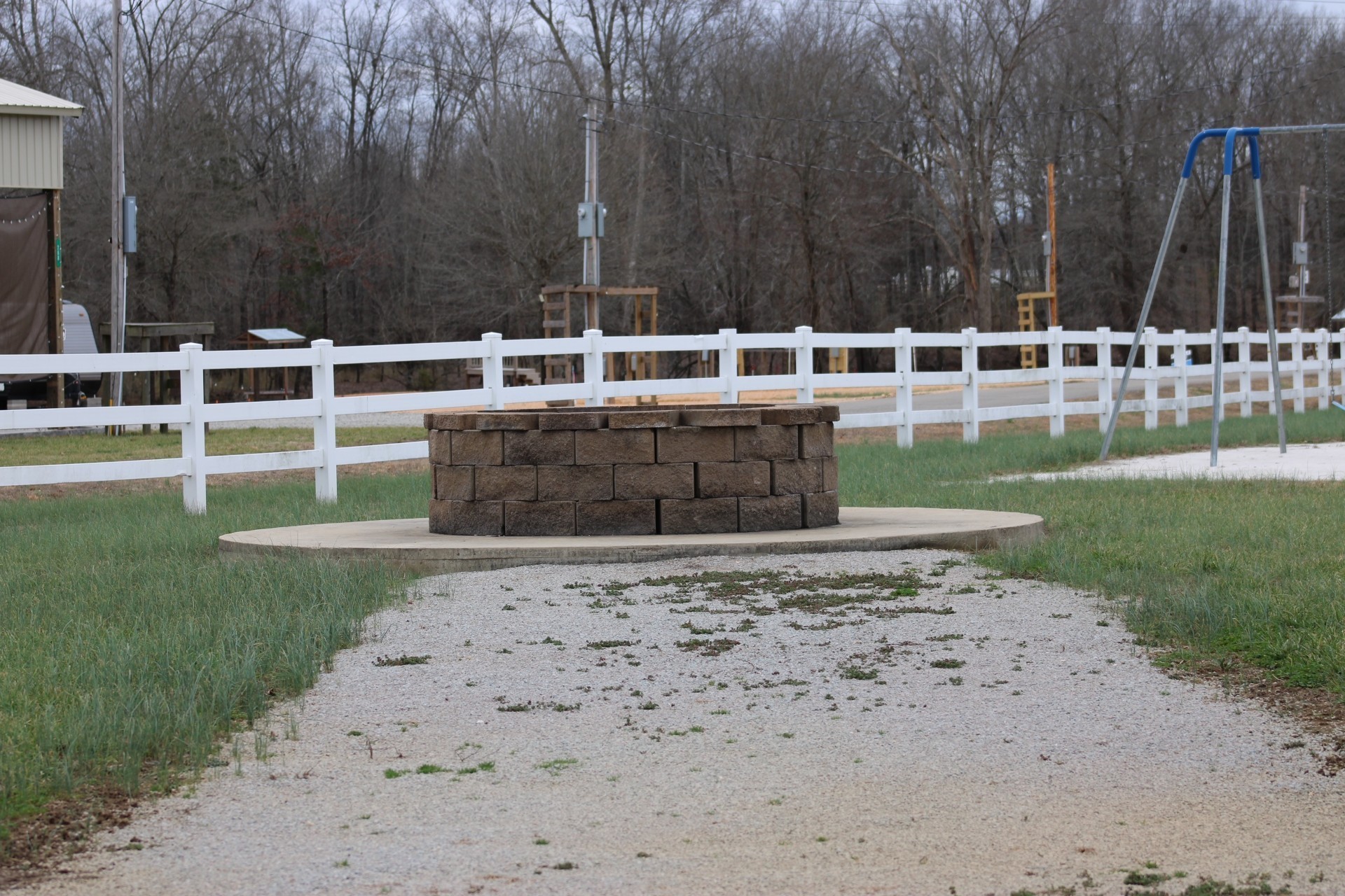 212 S River Front Drive Clifton TN 38425