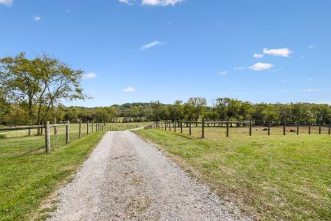 1112 Allisona Road Eagleville TN 37060