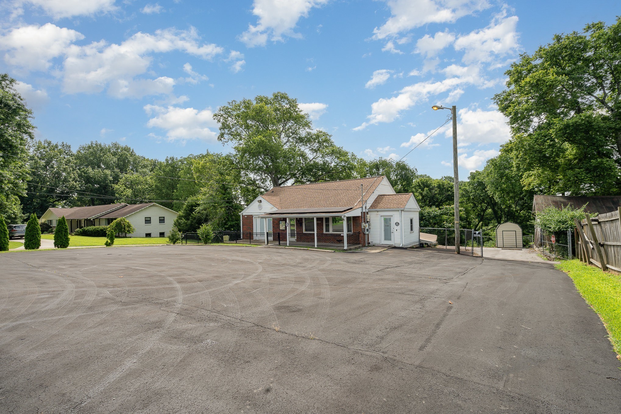 2003 Lebanon Pike Nashville TN 37210