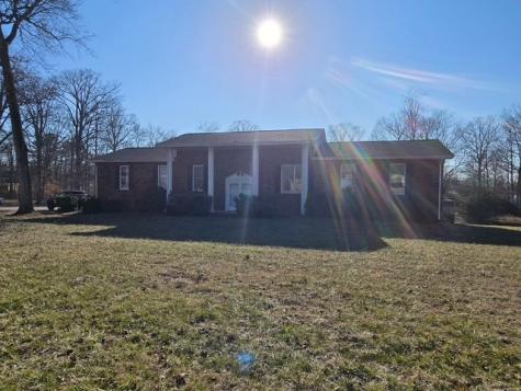 1501 Hillwood Circle Lafayette TN 37083