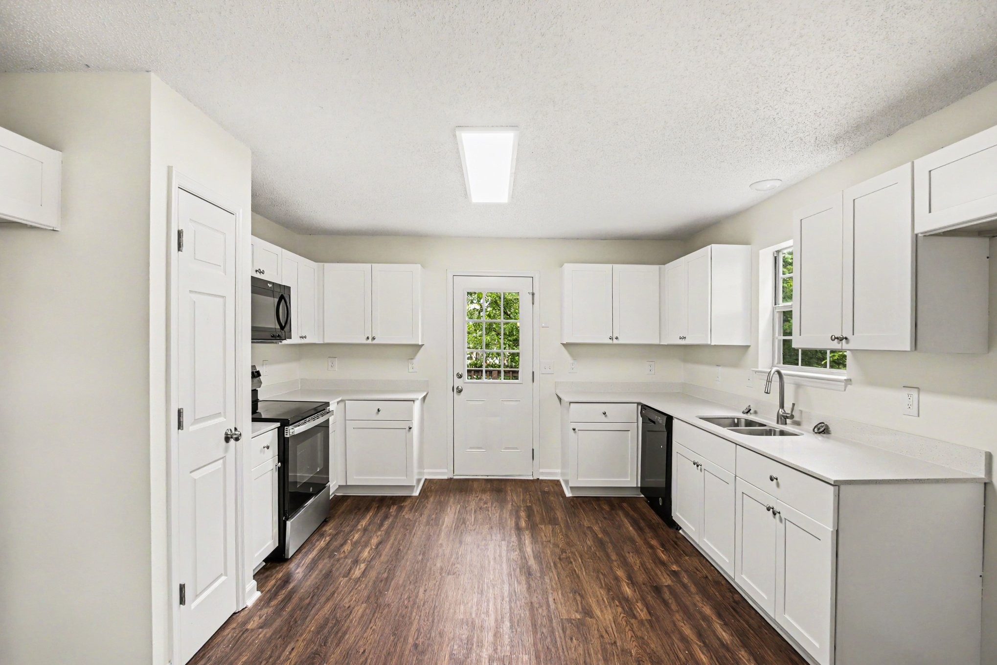 203 Blue Lake Lane La Vergne TN 37086