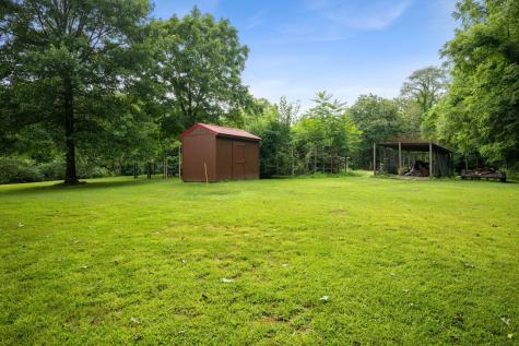 1020 Pack Cemetery Road White Bluff TN 37187