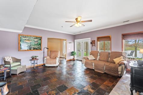 137 Lake Shore Boulevard Coalmont TN 37313