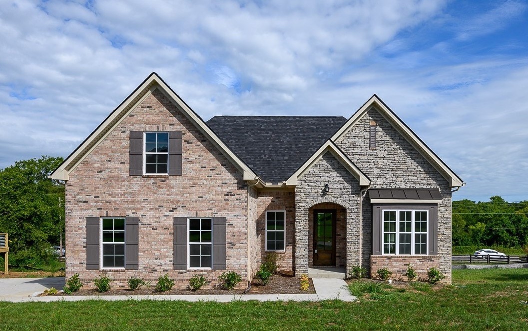 958 Hunters Lane Springfield TN 37172
