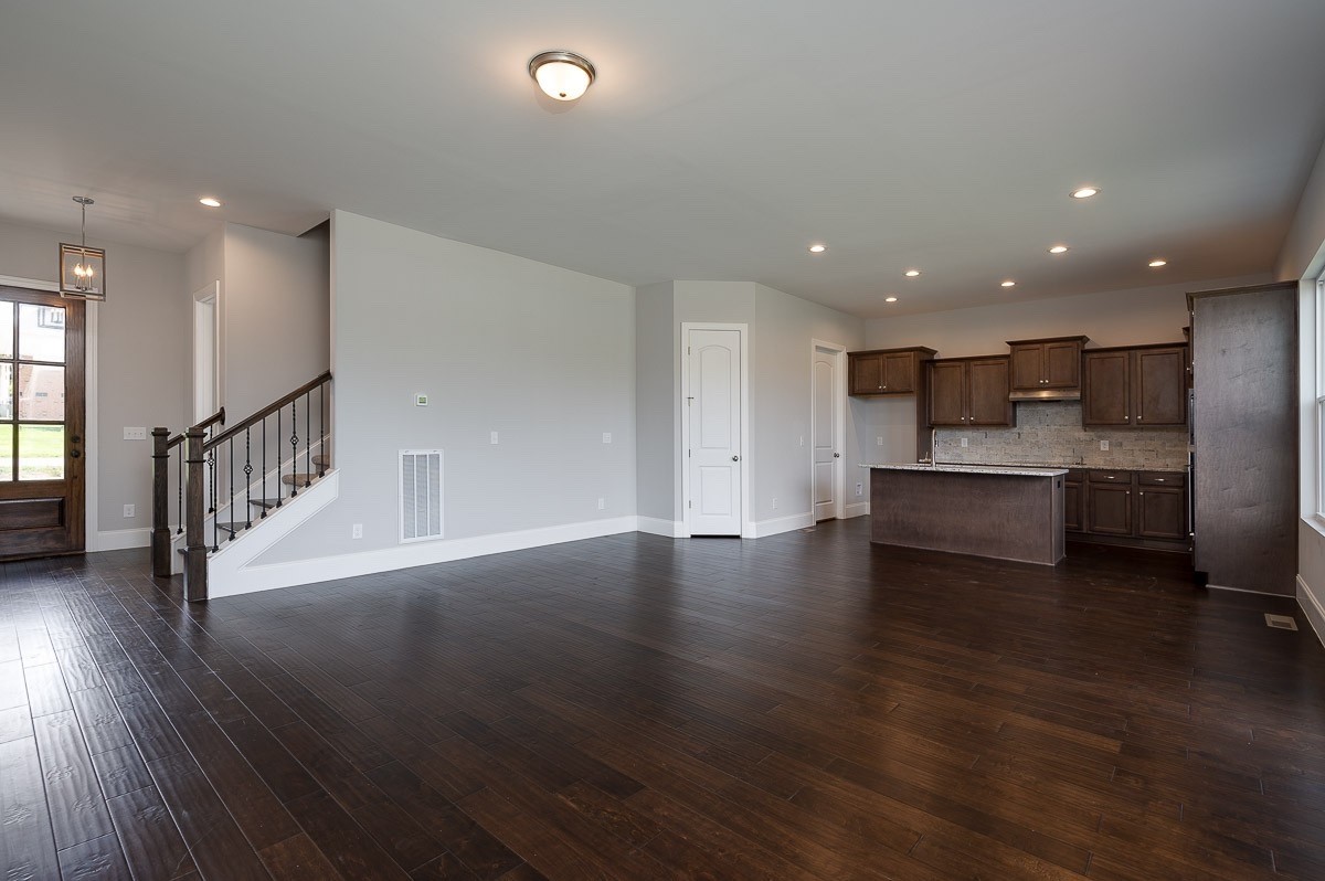 958 Hunters Lane Springfield TN 37172