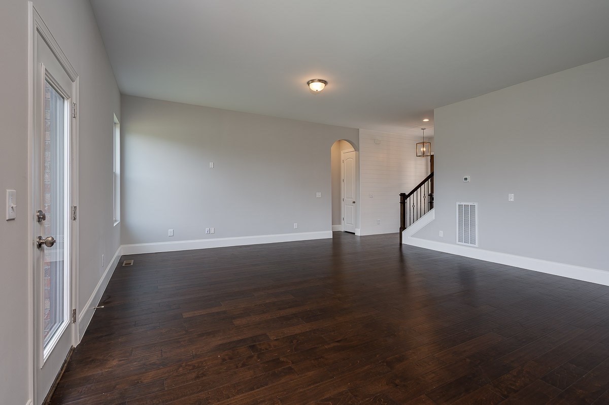 958 Hunters Lane Springfield TN 37172