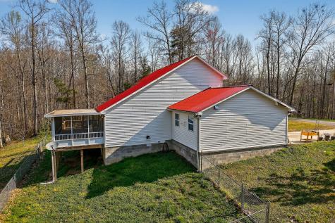 120 Red Bud Lane Hilham TN 38568