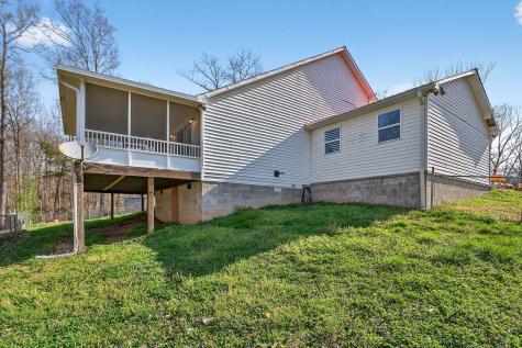 120 Red Bud Lane Hilham TN 38568