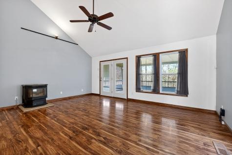 120 Red Bud Lane Hilham TN 38568