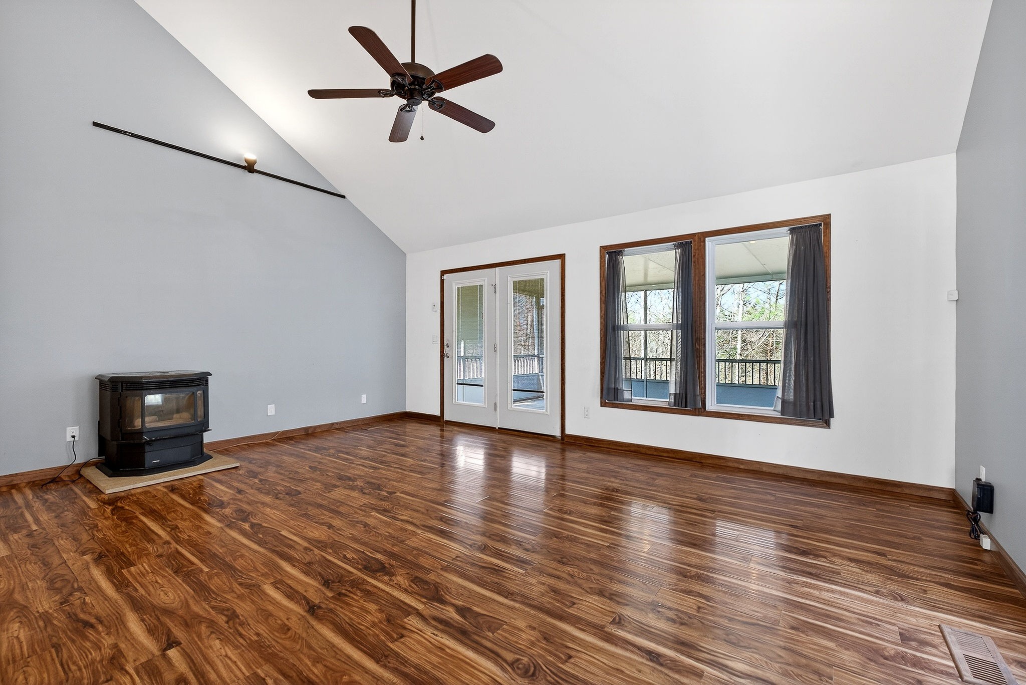 120 Red Bud Lane Hilham TN 38568