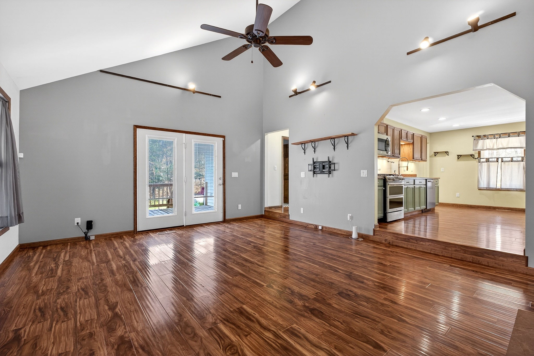 120 Red Bud Lane Hilham TN 38568