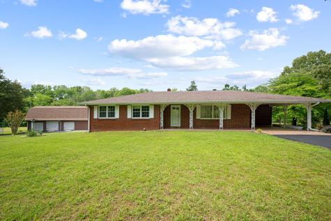 915 Taylor Circle Burns TN 37029