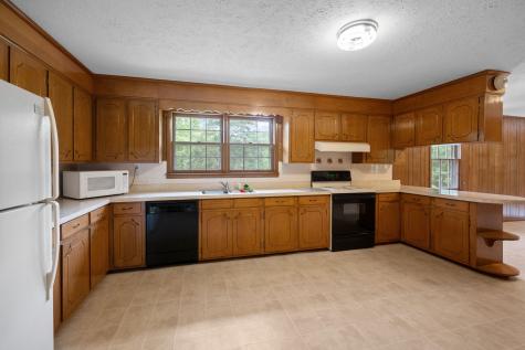 915 Taylor Circle Burns TN 37029