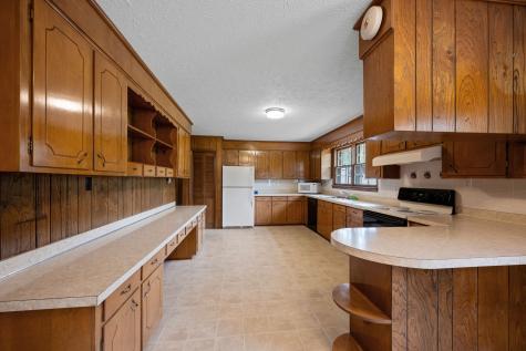 915 Taylor Circle Burns TN 37029