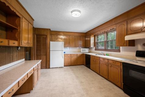 915 Taylor Circle Burns TN 37029