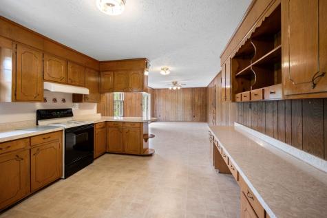 915 Taylor Circle Burns TN 37029