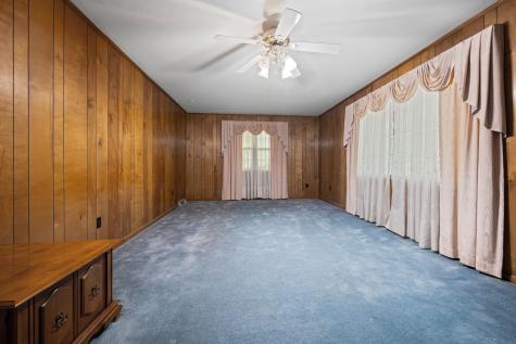 915 Taylor Circle Burns TN 37029