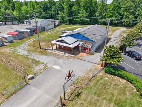3239 Nashville Highway Smithville TN 37166