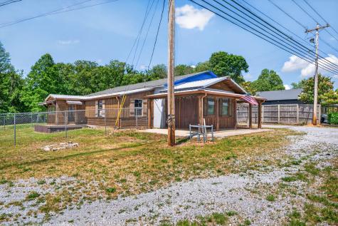 3239 Nashville Highway Smithville TN 37166