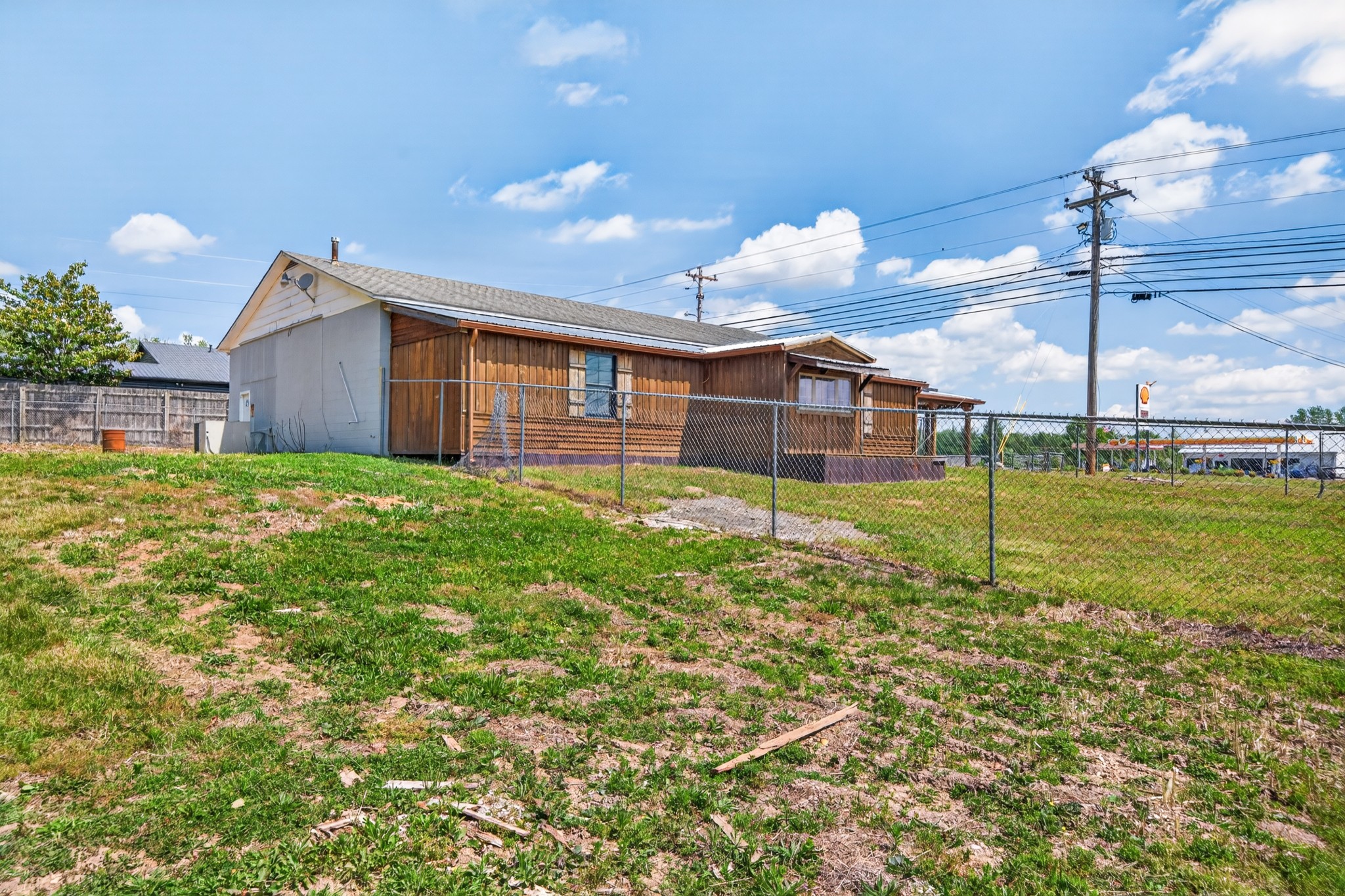 3239 Nashville Highway Smithville TN 37166