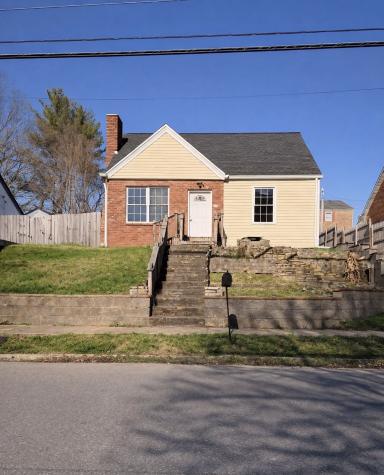 409 7th Ave, W Springfield TN 37172