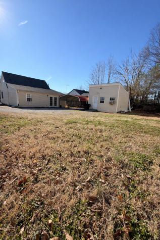 409 7th Ave, W Springfield TN 37172