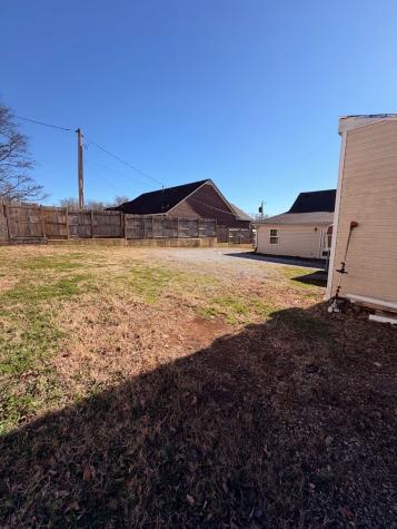409 7th Ave, W Springfield TN 37172