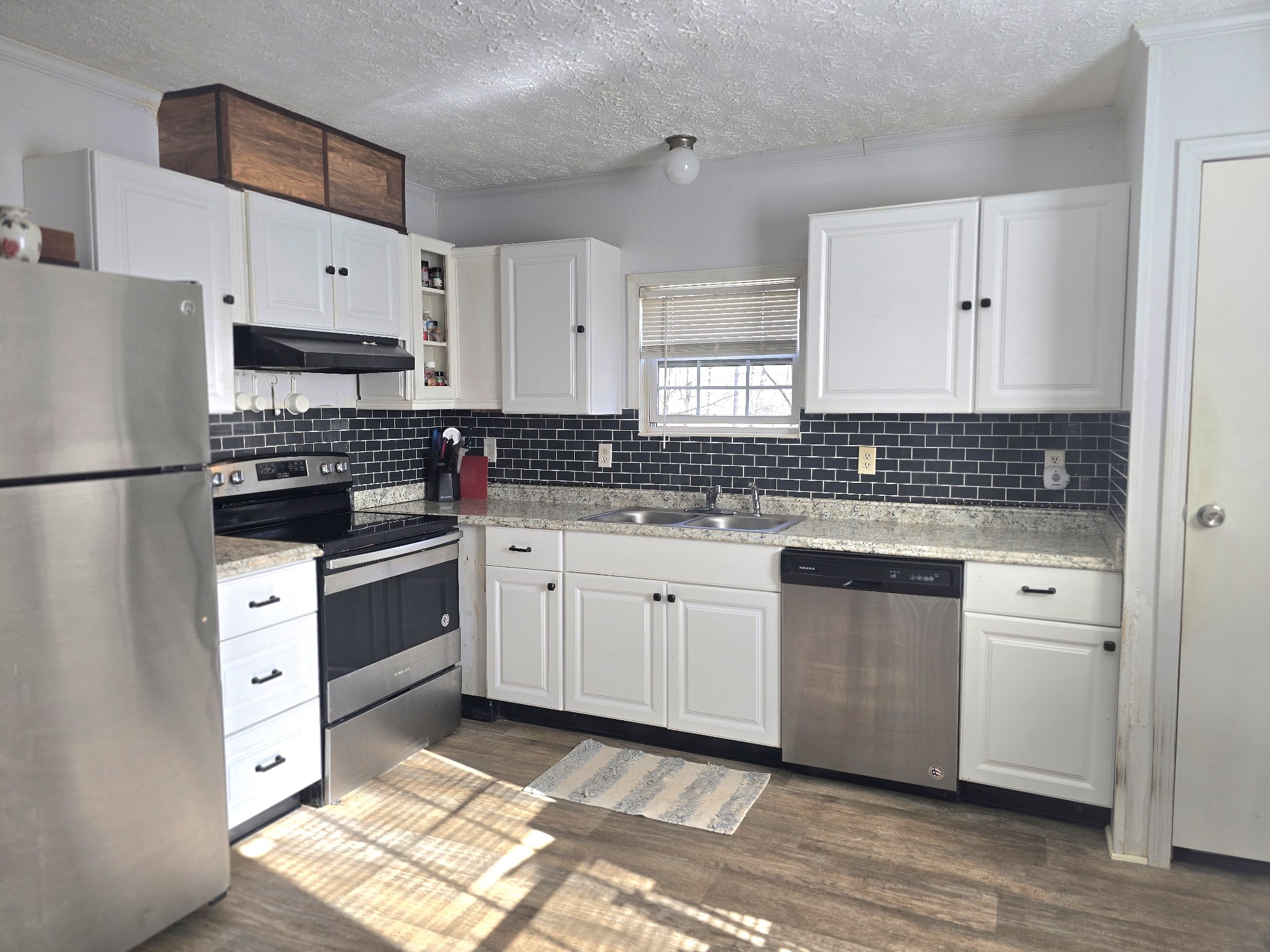 607 Evening Shade Dr, S White Bluff TN 37187