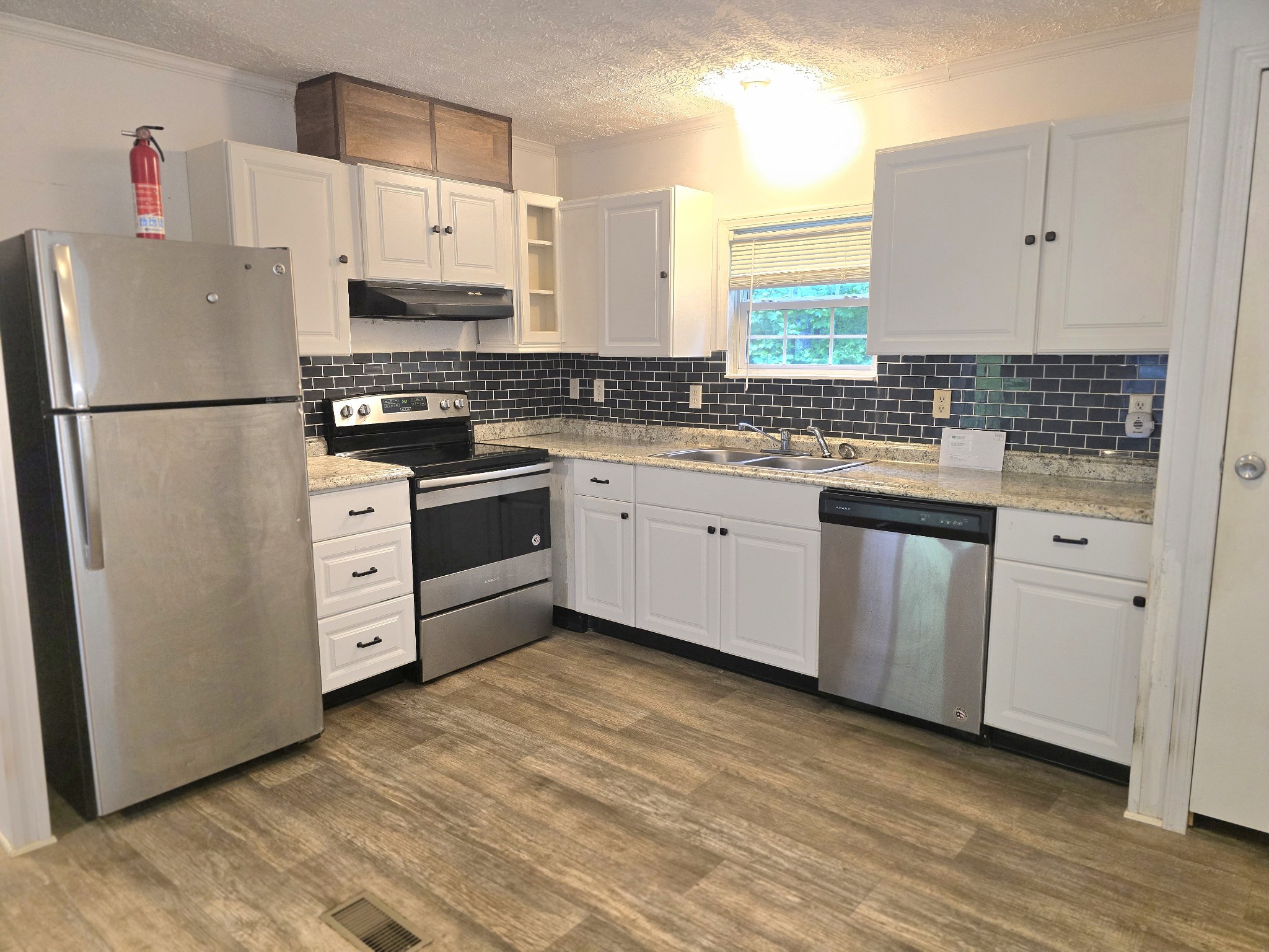 607 Evening Shade Dr, S White Bluff TN 37187