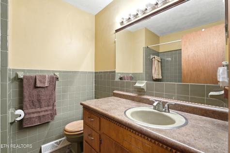 355 Crock Road Loudon TN 37774