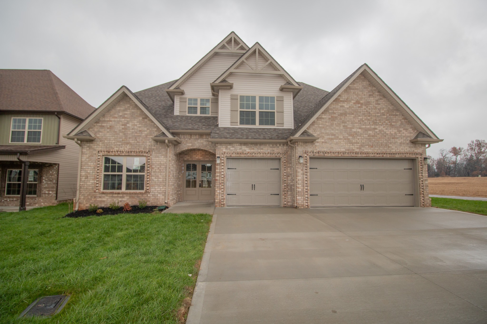 586 Summerfield Clarksville TN 37040