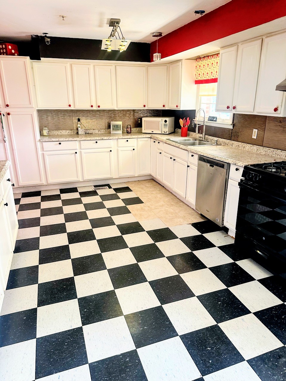 1104 Old Charlotte Road White Bluff TN 37187