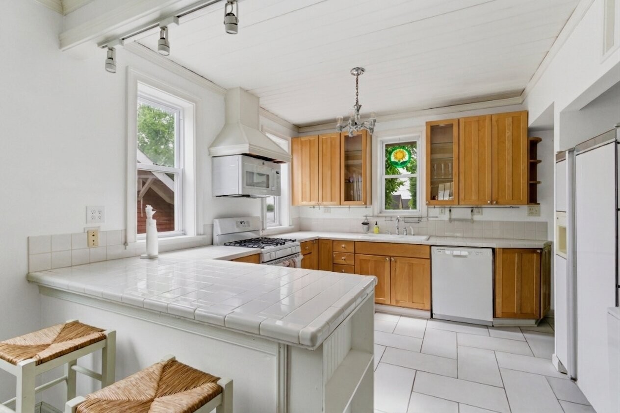 1303 Ashwood Avenue Nashville TN 37212