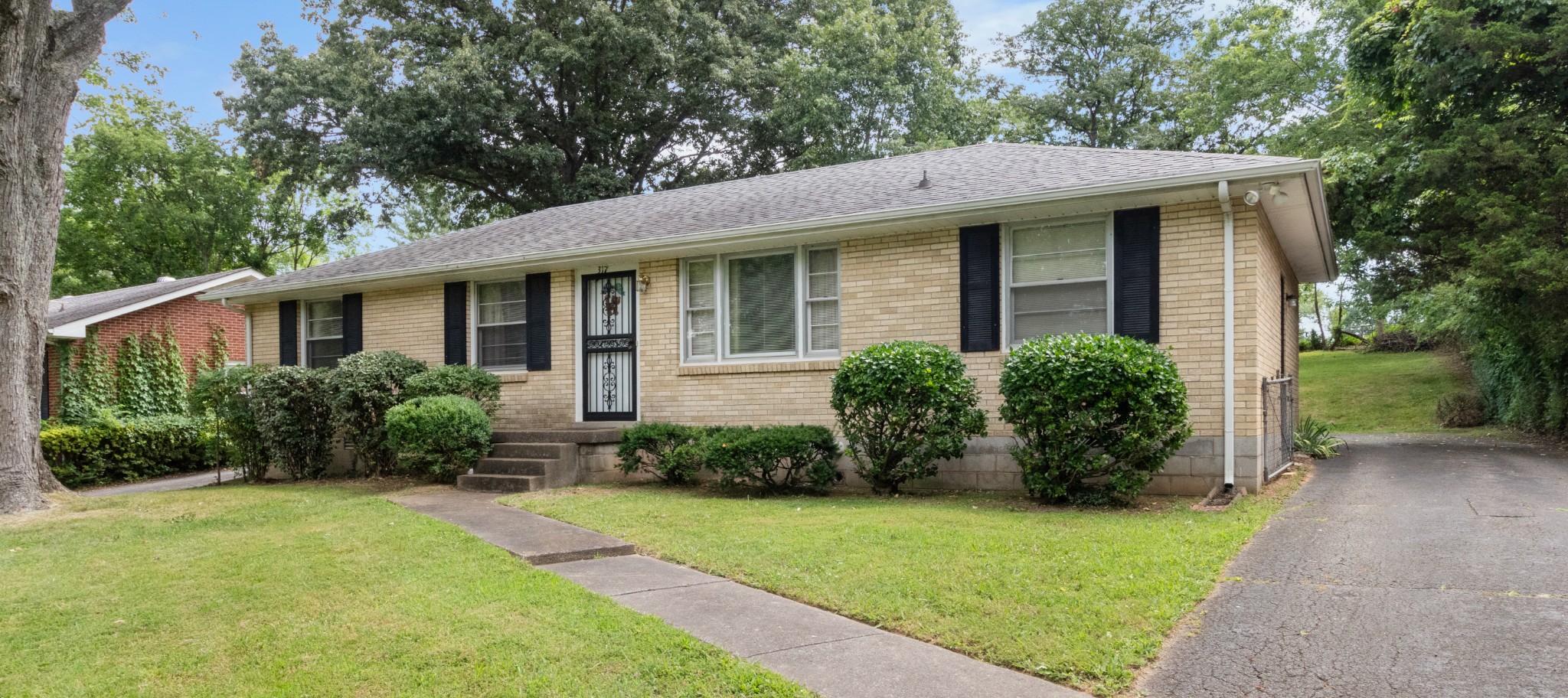 317 Hilldale Lane Clarksville TN 37043